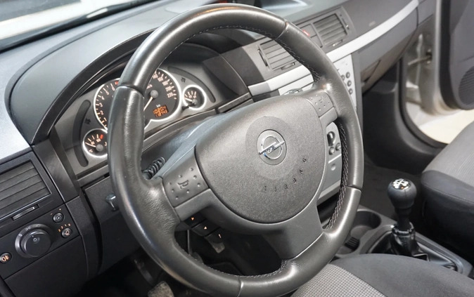 Opel Meriva cena 9900 przebieg: 112000, rok produkcji 2004 z Kluczbork małe 596